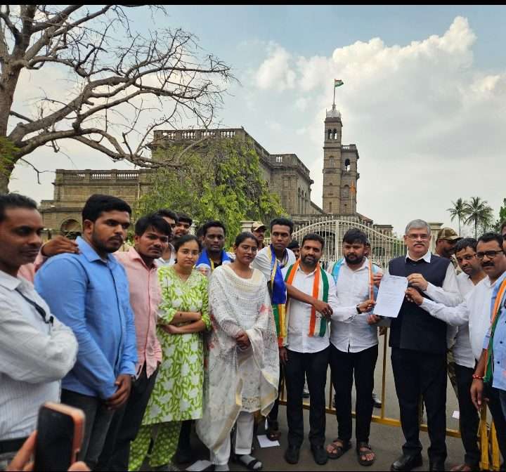 मराठी भाषा भवनाचे बांधकाम लवकरात लवकर पूर्ण करा,कमवा आणि शिका योजनेचे मानधन वाढवा