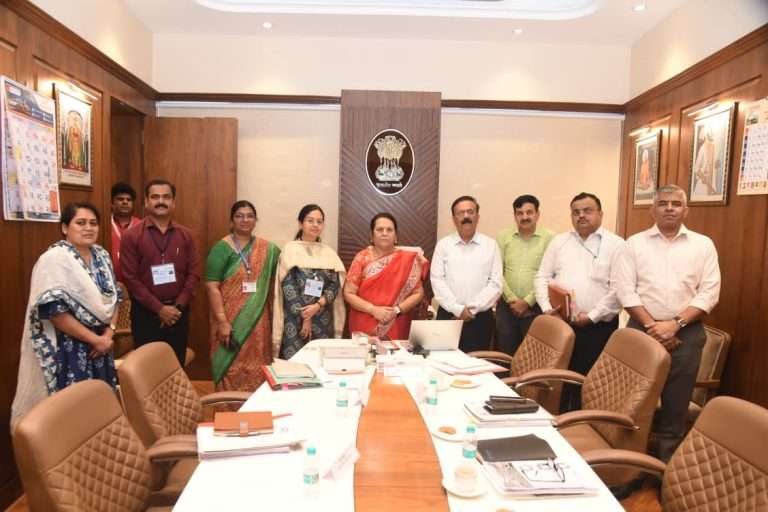 उपसभापती डॉ. नीलम गोऱ्हे यांच्या अध्यक्षतेखाली विधानभवनात महिला सुरक्षिततेवर उच्चस्तरीय बैठक
