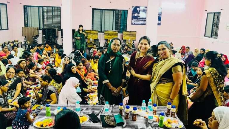 महिला दिनाच्या पूर्वसंध्येला मुस्लिम समाजातील महिलांसाठी रोजा इफ्तार पार्टी