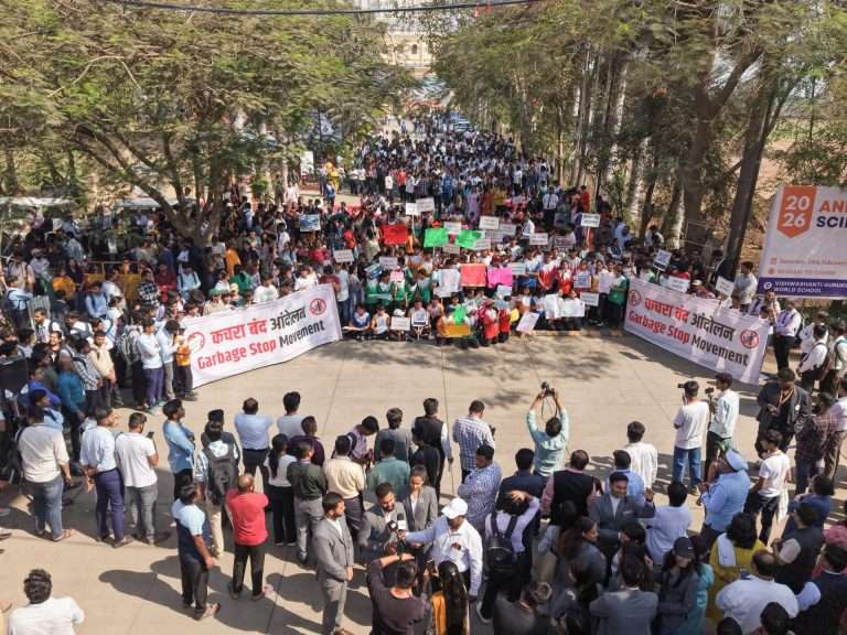 मुळा–मुठा नदीत कचरा टाकण्याविरोधात विद्यार्थ्यांचा पुन्हा एल्गार