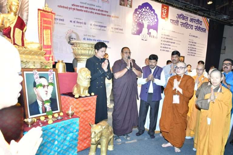 एकविसाव्या शतकातही सुरू असलेली युद्ध दुर्दैवी:केंद्रीय राज्यमंत्री रामदास आठवले यांचे प्रतिपादन