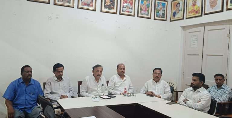 शासन व्यवस्थेचा अंकुश न राहिल्यानेच भोंदूगिरीचे प्रस्थ वाढले-गोपाळदादा तिवारी