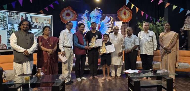 जागतिक रंगभूमी दिनानिमित्त सदानंद अंचवल स्मृती पुरस्कारांचे वितरण