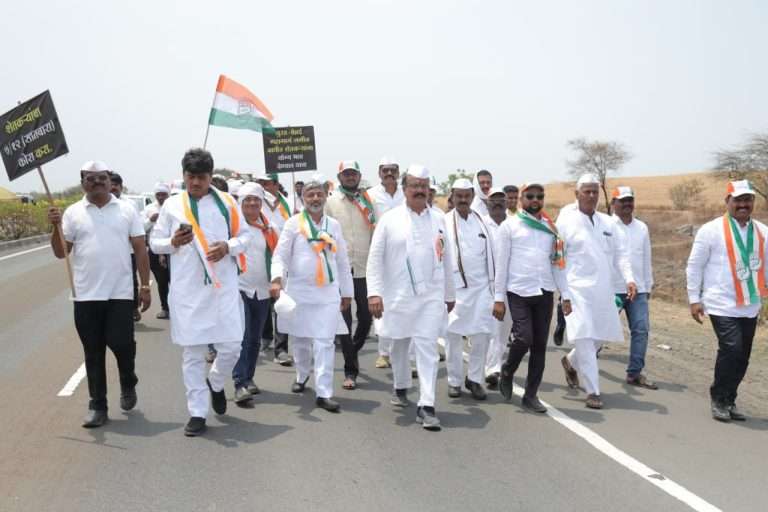 भाजपा महायुती सरकारची शेतकरी कर्जमाफी म्हणजे ‘लबाडाघरचे जेवण’; शेतकऱ्यांचा ७/१२ कोरा करा, शेतमालाला हमीभाव द्या: हर्षवर्धन सपकाळ