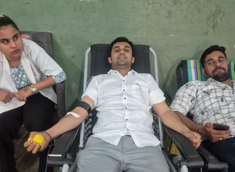 पुण्यात महावीर जयंतीनिमित्त  रक्तदान शिबिर संपन्न