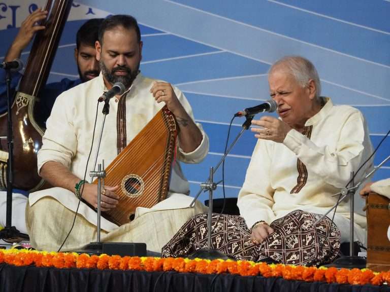 ‘राग प्रहराच्या संकल्पनेपासून मुक्त’ अशा अद्‌भुत सादरीकरणाला रसिकांची भरभरून दाद