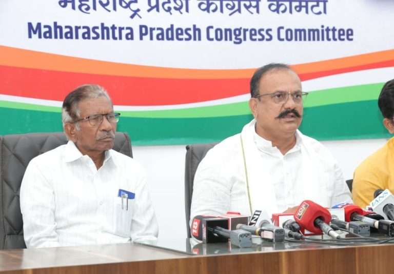भाजपला मदत करणाऱ्या कॉंग्रेसच्या ७ नगरसेवकांचे निलंबन.प्रदेश कॉंग्रेस आक्रमक पवित्र्यात