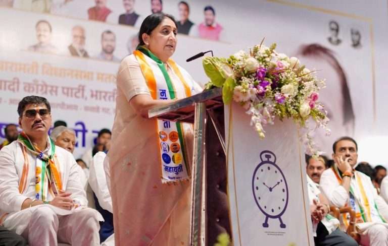 सुनेत्रा पवार दादांच्या आठवणीने भावुक:रडत म्हणाल्या- मी माझे दुःख तळघरात कोंडले, आज बारामतीच्या निर्जिव इमारती, पाने फुले रडतायत