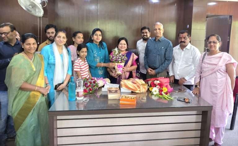 प्रभाग समितीचे कार्यालय नागरिकांच्या समस्या सोडविण्याचे केंद्र व्हावे – सौ. मंजुश्री खर्डेकर.