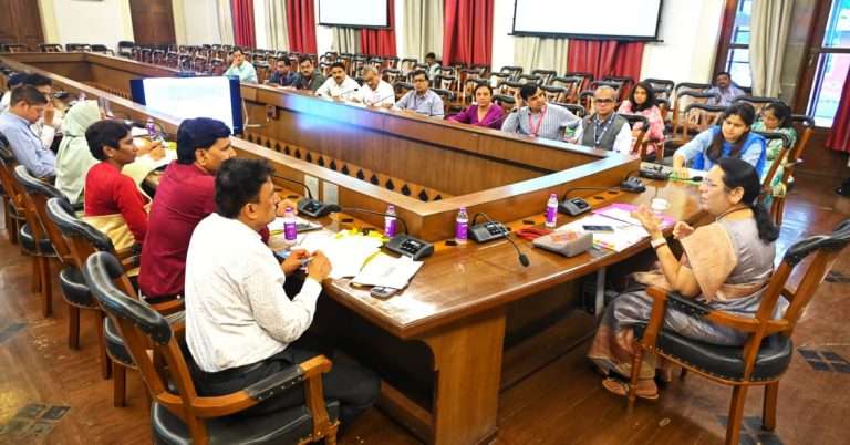 गर्भाशय काढून टाकण्याच्या शस्त्रक्रियासंदर्भात जिल्हास्तरीय समित्यांचे स्वरूप तयार करण्याचा निर्णय- डॉ.नीलम गोऱ्हे