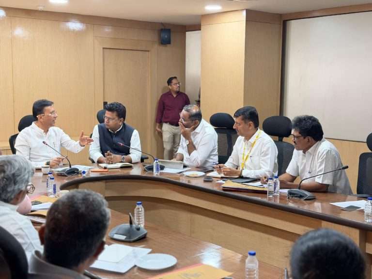 सखल भागांतील पाणी साचण्याच्या समस्यांवर युद्धपातळीवर उपाययोजना करा – सभागृह नेते गणेश बिडकर