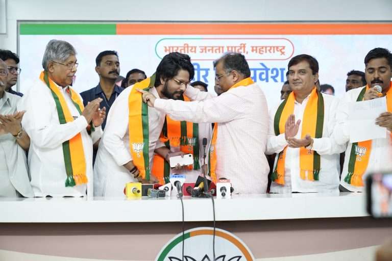 समरजितसिंह घाटगे यांचा असंख्य कार्यकर्त्यांसह भाजपात प्रवेशभाजपा प्रदेशाध्यक्ष रविंद्र चव्हाण यांनी केले स्वागत