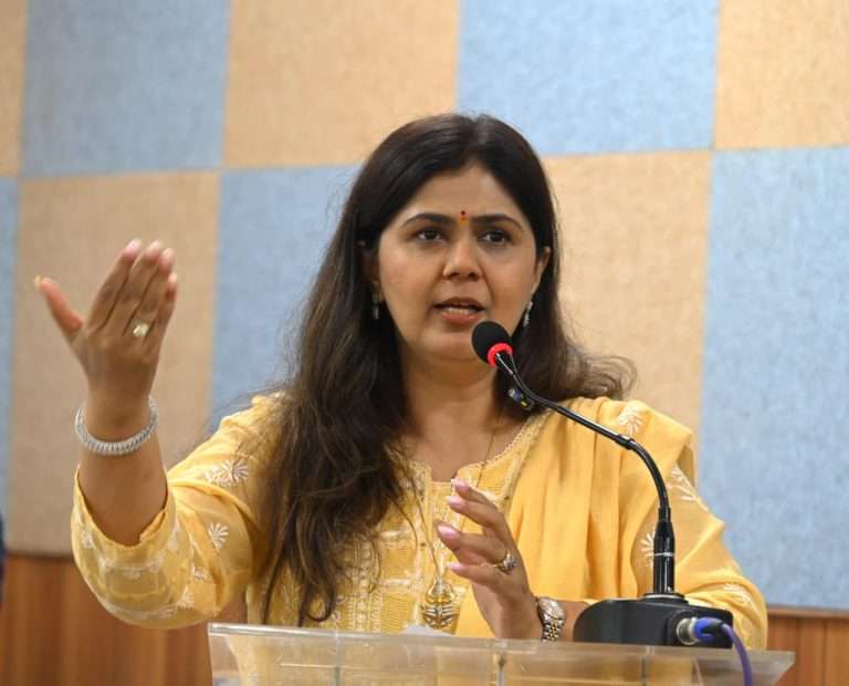 ‘मुख्यमंत्री ग्रामीण पशुधन उद्योजकता योजना’ पशुपालकांच्या आर्थिक व सामाजिक विकासाचे सशक्त माध्यम- मंत्री पंकजा मुंडे