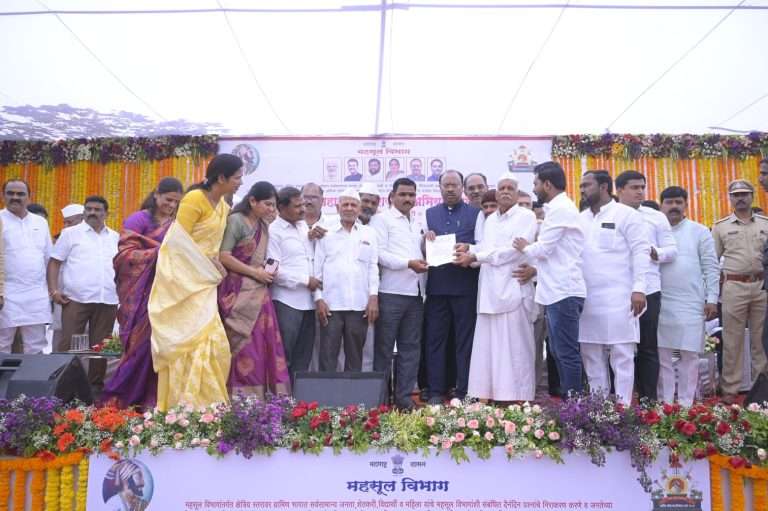 समाधान शिबिराचे महसूलमंत्र्यांच्या हस्ते लोणीकंद येथे उद्घाटन