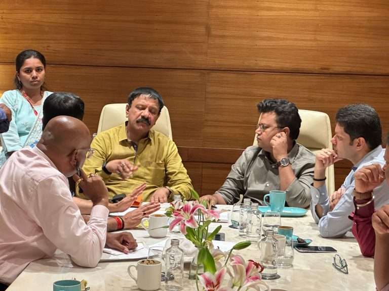 कोरेगाव पार्क–कल्याणी नगर–मुंढवा परिसरात वाहतूक कोंडी  सोडविण्यासाठी उपाययोजनांना गती-मुंढवा चौकात १२६ कोटींचा फ्लायओव्हर