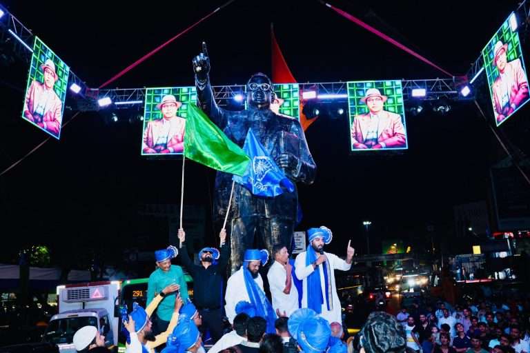 कोंढव्यात प्रथमच बाबासाहेबांचा भव्य २५ फूट पूर्णाकृती पुतळा :अत्यंत दिमाखात १३५वी जयंती साजरी – आयोजक अॅड. तोसिफ शेख