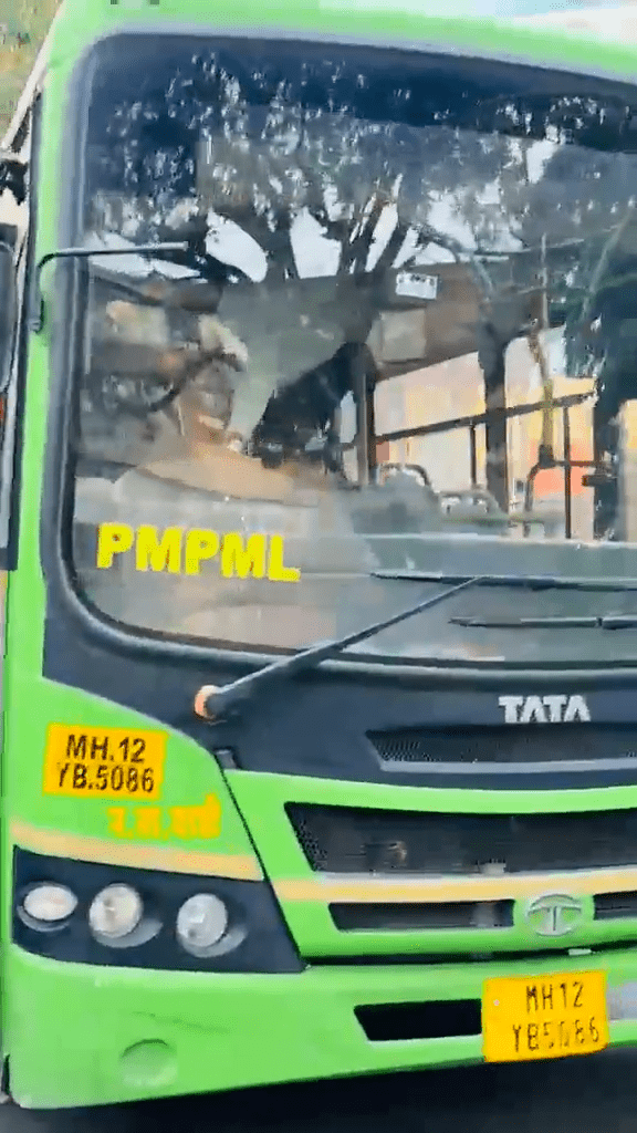 पुण्यात मद्यधुंद तरुणाने पळवली PMPMLची बस, सुदैवाने पोलिसांच्या जागरूकतेने अनर्थ टळला