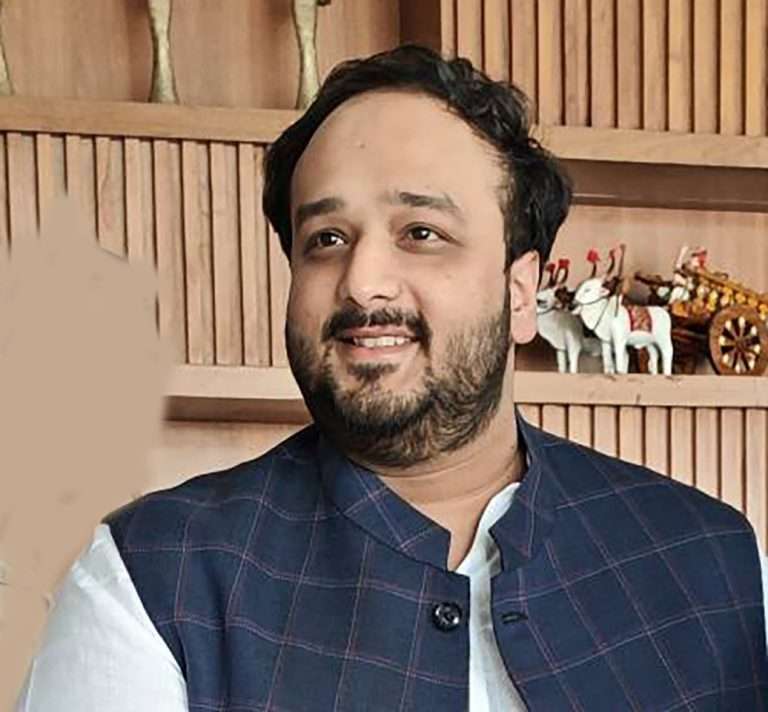 राष्ट्रवादी काँग्रेसकडून झिशान सिद्दिकींचे पुनर्वसन:विधान परिषदेची उमेदवारी