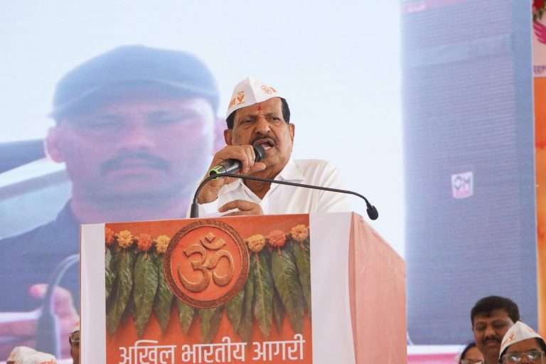 आजच्या राजकारणात अर्थकारणाशिवाय काही चालत नाही- गणेश नाईक