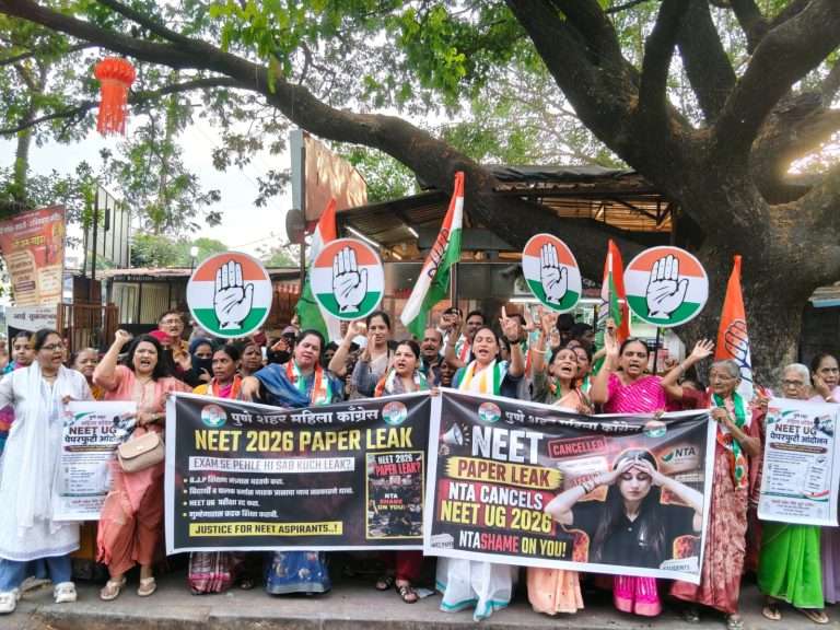 शिक्षणमंत्री धर्मेंद्र प्रधान यांची हकालपट्टी करा,विद्यार्थ्यांना नुकसानभरपाई द्या