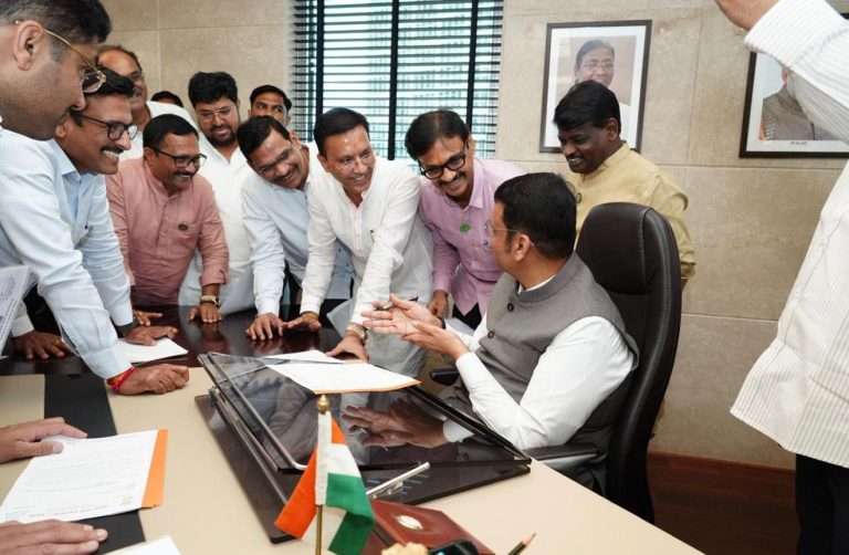 Vidhan Parishad :  इच्छुक गणेश बिडकरांसह पुणे जिल्ह्यातील आमदारांची मुख्यमंत्र्यांशी भेट