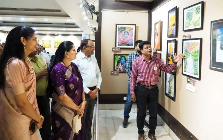 नवकार आर्ट फाऊंडेशन आयोजित कला प्रदर्शनाला सुरुवात