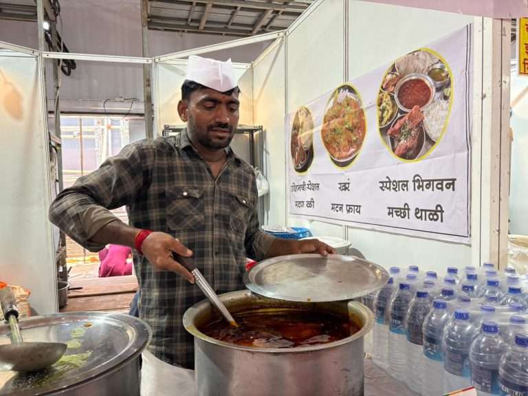 गावरान चिकन रस्सा ते बटेर थाळी, लसणाची चटणी ते बासुंदी-मांडे