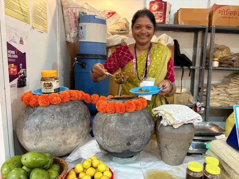 हजार रुपये किलो दराने  मडक्यातील लोणचं ४ दिवसांत ४० किलो विक्री