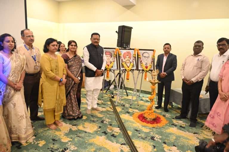 समाजकल्याण खात्याला अधिक उंचीवर नेण्यासाठी अधिकाऱ्यांनी काम करावे-सामाजिक न्याय मंत्री संजय शिरसाट
