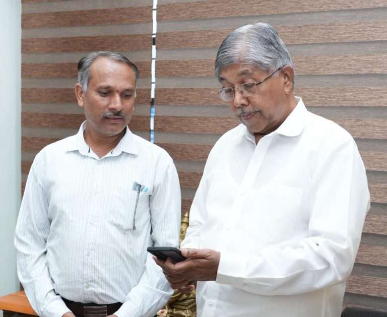 लोकशाहीच्या बळकटीकरणासाठी चंद्रकांतदादा पाटलांचे पाऊल,स्वतःचे ‘SIR मॅपिंग’ पूर्ण करत नागरिकांना केले आवाहन