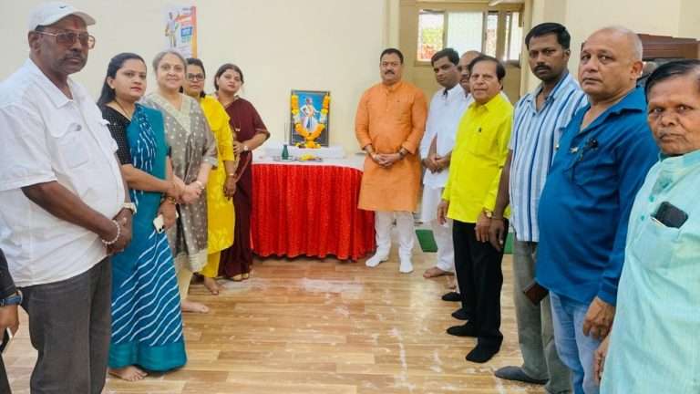 स्वराज्य रक्षक छत्रपती संभाजी महाराज यांच्या ३३७ व्‍या जयंती निमित्त पुणे काँग्रेस कमिटीच्या वतीने विनम्र अभिवादन.