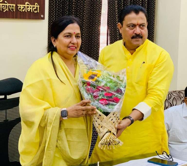 माजी आमदार दिप्ती चवधरी यांनी स्विकारला पुणे काँग्रेसच्या अध्यक्षपदाचा पदभार.