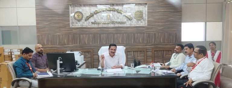 नागरिकांना ऑनलाईन सेवा विहीत वेळेत उपलब्ध करुन द्याव्यात-पुणे विभागाचे राज्य आयुक्त सुधाकर तेलंग