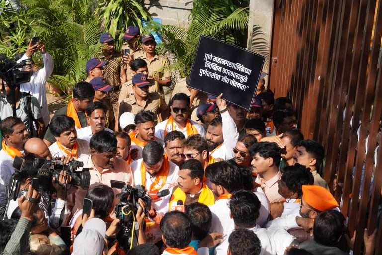 शिवसेनेचा पुणे महानगरपालिकेवर आक्रमक हल्लाबोल मोर्चा..!!
