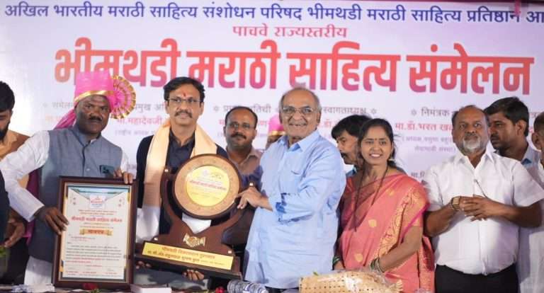समाज जीवनातील वास्तव पुस्तक रूपात शब्दबद्द करण्याची गरज : फ.मु.शिंदे