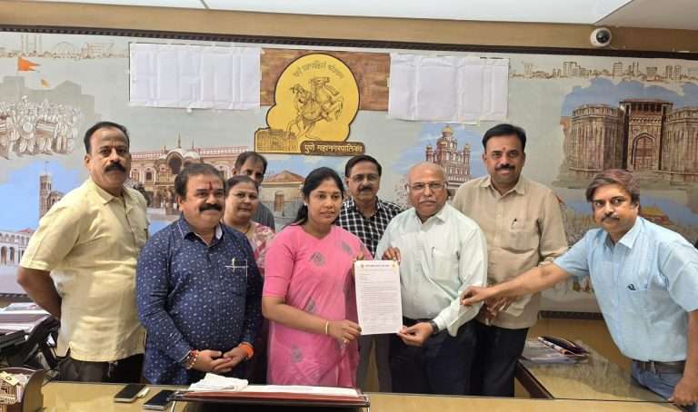 राम गणेश गडकरी आणि दादोजी कोंडदेव यांच्या पुतळ्यांची पुनर्स्थापना करा- खर्डेकर