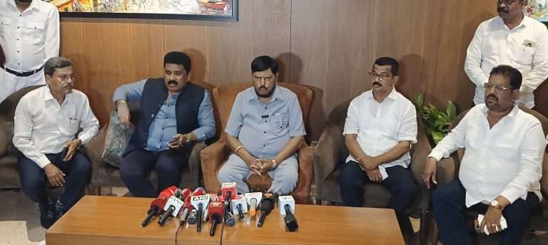 हातभट्टीची दारू कायमस्वरूपी हद्दपार होणे गरजेचे – केंद्रीय सामाजिक न्याय राज्यमंत्री रामदास आठवले