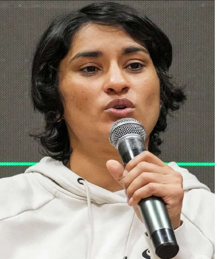 विनेश फोगाट म्हणाली- बृजभूषणच्या शोषणाची मी देखील बळी,आम्ही स्पर्धा लढू, जर कोणासोबत काही चुकीचे घडले तर त्याची जबाबदारी भारत सरकारची