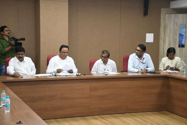 दशावतार कलेच्या संवर्धनासाठी शासन सकारात्मक; कलाकारांच्या मागण्यांवर विभागीय समन्वय बैठकीचे निर्देश