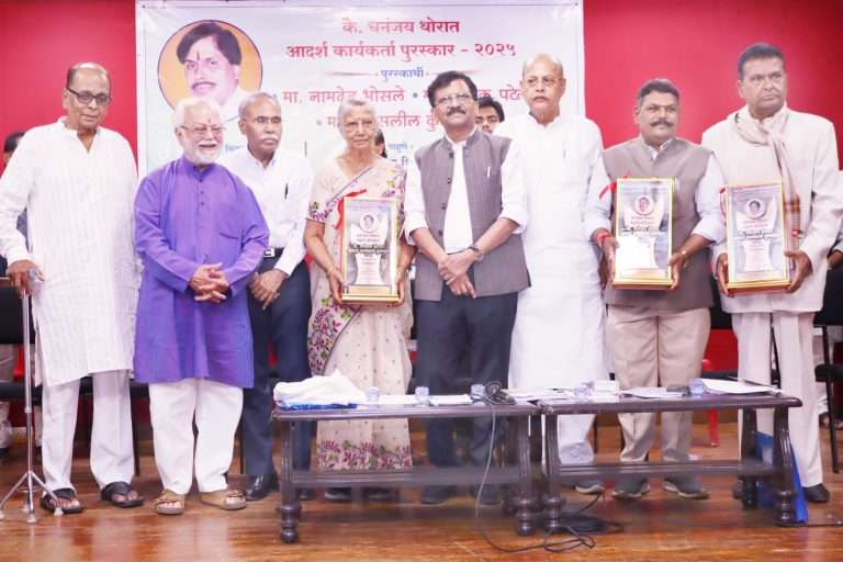 ’हे सरकार निष्ठावंत कार्यकर्ता संपवण्याचे काम करत आहे’
