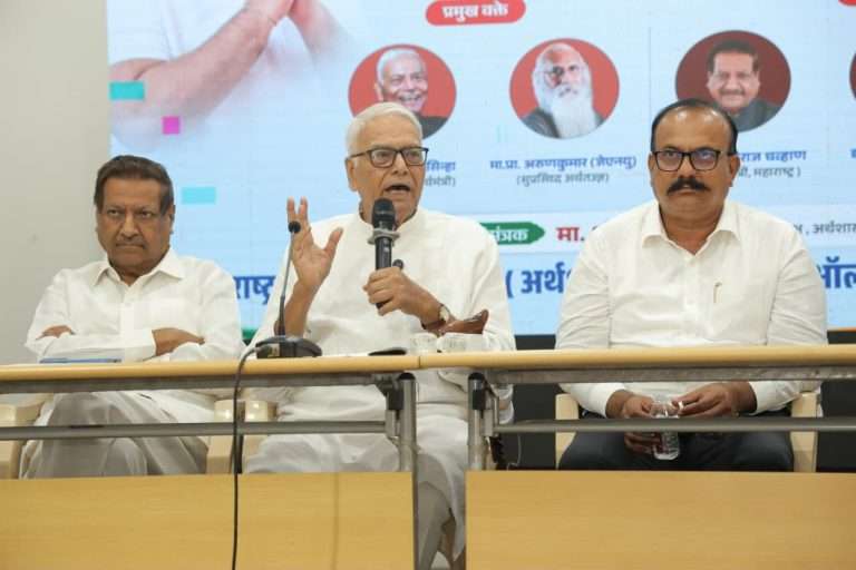 नेहरु ते वाजपेयी सर्वांनीच संकटाचा मुकाबला केला पण मोदी सरकारमध्ये संकटाचा सामना करण्याची इच्छाशक्तीच नाही.