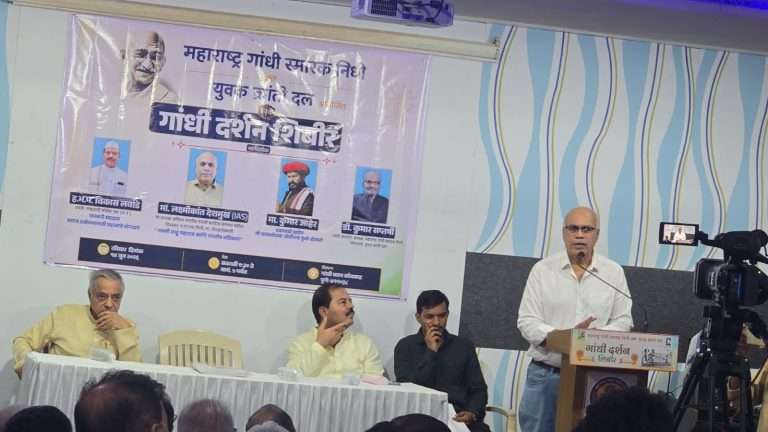 शाहू महाराजांचे कार्य संविधानातील समतेकडे जाणारे पाऊल ठरले – लक्ष्मीकांत देशमुख