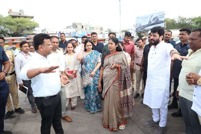 पालखी मार्गावर ठिकठिकाणी वारकऱ्यांसाठी विसावा/आराम कक्ष उभारणार