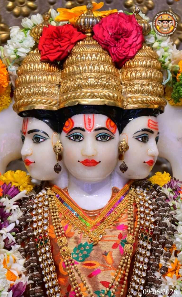 दगडूशेठ दत्तमंदिर ट्रस्टच्या नव्या विश्वस्तांच्या नियुक्तीला स्थगिती देण्याची मागणी फेटाळली