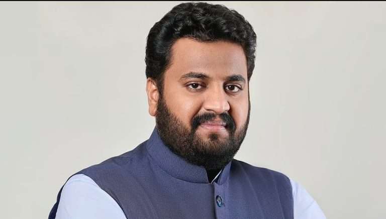 विक्रम काकडे बिनविरोध:सुनील टिंगरेंनंतर श्रीकांत पाटील यांचीही माघार